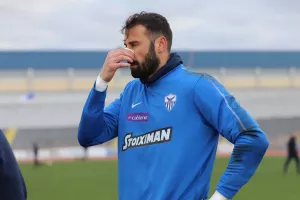 ΠΡΟΒΛΗΜΑ με Λόρια την τελευταία στιγμή