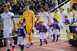 Άσχημη βραδιά και βαριά ήττα για ΑΠΟΕΛ (Φώτος)