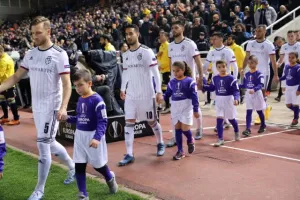 Άσχημη βραδιά και βαριά ήττα για ΑΠΟΕΛ (Φώτος)