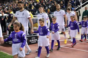 Άσχημη βραδιά και βαριά ήττα για ΑΠΟΕΛ (Φώτος)