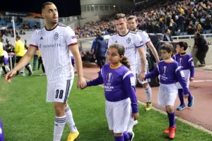 Άσχημη βραδιά και βαριά ήττα για ΑΠΟΕΛ (Φώτος)