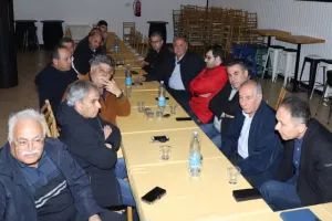 Γ' Κατηγορία: Κοπή βασιλόπιτας (φώτος)