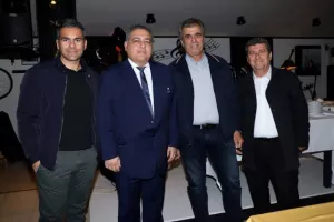 Γ' Κατηγορία: Κοπή βασιλόπιτας (φώτος)