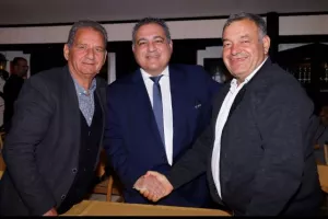 Γ' Κατηγορία: Κοπή βασιλόπιτας (φώτος)