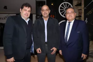 Γ' Κατηγορία: Κοπή βασιλόπιτας (φώτος)
