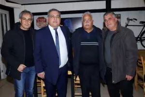 Γ' Κατηγορία: Κοπή βασιλόπιτας (φώτος)