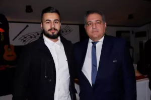 Γ' Κατηγορία: Κοπή βασιλόπιτας (φώτος)