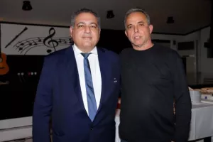 Γ' Κατηγορία: Κοπή βασιλόπιτας (φώτος)