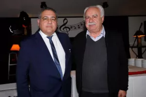 Γ' Κατηγορία: Κοπή βασιλόπιτας (φώτος)
