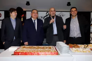 Γ' Κατηγορία: Κοπή βασιλόπιτας (φώτος)
