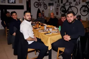 Γ' Κατηγορία: Κοπή βασιλόπιτας (φώτος)