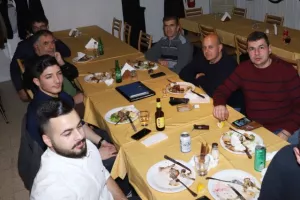 Γ' Κατηγορία: Κοπή βασιλόπιτας (φώτος)