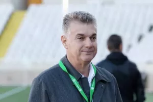 Μάλλον ΧΩΡΙΣ Παπασταύρου