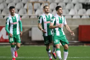 Βλέπει ημιτελικά με ΚΟΥΣΟΥΛΟ! (φώτος)
