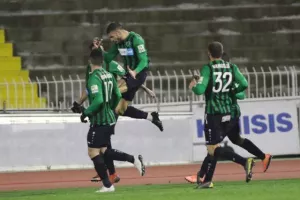 Το... μοίρασαν/Στα πόδια… της ΑΕΛ η εξάδα! (φώτος) (φώτος)