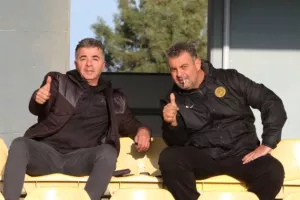 ΣΥΜΒΙΒΑΣΜΟΣ... με Μαΐντεβατς - Μποτεάκ (Φώτος)