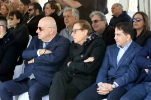 (ΦΩΤΟΣ/ΒΙΝΤΕΟ) Κατέθεσε τον θεμέλιο λίθο ο ΠτΔ