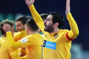 Με επιβλητικό στυλ στην... ελίτ! (φώτος)