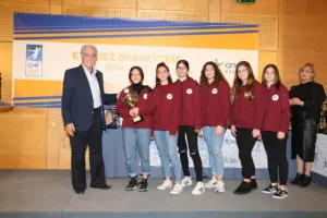 Οι πρωταγωνιστές του χάντμπολ τιμήθηκαν σε μια λαμπρή γιορτή (φώτος)