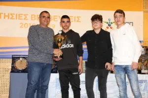 Οι πρωταγωνιστές του χάντμπολ τιμήθηκαν σε μια λαμπρή γιορτή (φώτος)