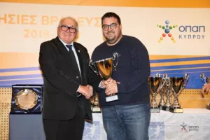 Οι πρωταγωνιστές του χάντμπολ τιμήθηκαν σε μια λαμπρή γιορτή (φώτος)