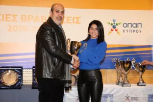 Οι πρωταγωνιστές του χάντμπολ τιμήθηκαν σε μια λαμπρή γιορτή (φώτος)