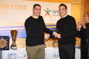 Οι πρωταγωνιστές του χάντμπολ τιμήθηκαν σε μια λαμπρή γιορτή (φώτος)