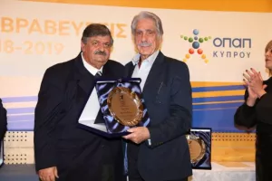 Οι πρωταγωνιστές του χάντμπολ τιμήθηκαν σε μια λαμπρή γιορτή (φώτος)