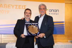Οι πρωταγωνιστές του χάντμπολ τιμήθηκαν σε μια λαμπρή γιορτή (φώτος)
