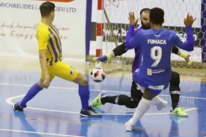 Η Ανόρθωση "έσπασε" το αήττητο του ΑΠΟΕΛ (φώτος)