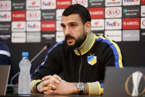 ΟΥΖΟΥΝΙΔΗΣ: "Στόχος να κερδίσουμε/έξτρα - παίκτης ο κόσμος!" (ΑΠΑΝΤΗΣΕ για τους τραυματίες)
