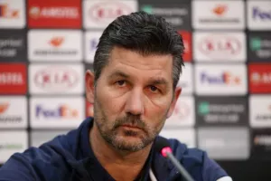 ΟΥΖΟΥΝΙΔΗΣ: "Στόχος να κερδίσουμε/έξτρα - παίκτης ο κόσμος!" (ΑΠΑΝΤΗΣΕ για τους τραυματίες)