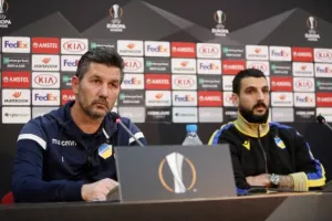 ΟΥΖΟΥΝΙΔΗΣ: "Στόχος να κερδίσουμε/έξτρα - παίκτης ο κόσμος!" (ΑΠΑΝΤΗΣΕ για τους τραυματίες)