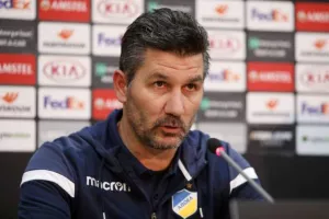 ΟΥΖΟΥΝΙΔΗΣ: "Στόχος να κερδίσουμε/έξτρα - παίκτης ο κόσμος!" (ΑΠΑΝΤΗΣΕ για τους τραυματίες)