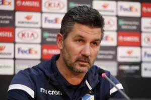 ΟΥΖΟΥΝΙΔΗΣ: "Στόχος να κερδίσουμε/έξτρα - παίκτης ο κόσμος!" (ΑΠΑΝΤΗΣΕ για τους τραυματίες)