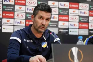 ΟΥΖΟΥΝΙΔΗΣ: "Στόχος να κερδίσουμε/έξτρα - παίκτης ο κόσμος!" (ΑΠΑΝΤΗΣΕ για τους τραυματίες)