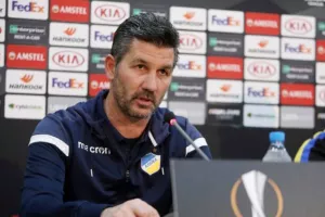 ΟΥΖΟΥΝΙΔΗΣ: "Στόχος να κερδίσουμε/έξτρα - παίκτης ο κόσμος!" (ΑΠΑΝΤΗΣΕ για τους τραυματίες)