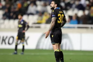 Άσχημη βραδιά και βαριά ήττα για ΑΠΟΕΛ (Φώτος)