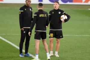 (ΦΩΤΟΣ) Η προπόνηση του ΑΠΟΕΛ στο St. Jakob Park