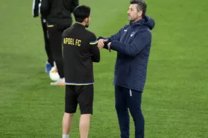 (ΦΩΤΟΣ) Η προπόνηση του ΑΠΟΕΛ στο St. Jakob Park