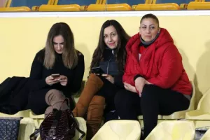 ΜΗΔΕΝ και… ΟΛΑ ανοιχτά! (φώτος)