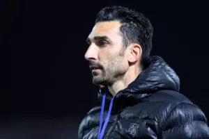 ΜΗΔΕΝ και… ΟΛΑ ανοιχτά! (φώτος)
