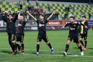 (ΒΙΝΤΕΟ/ΦΩΤΟΣ) Έστησαν πάρτι με τους ΑΕΛίστες!