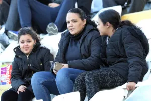 Τριάρα με ΤΖΙΜΗ και τώρα ΑΠΟΕΛ! (φώτος)
