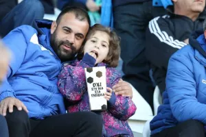 Τριάρα με ΤΖΙΜΗ και τώρα ΑΠΟΕΛ! (φώτος)