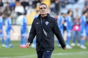 Τριάρα με ΤΖΙΜΗ και τώρα ΑΠΟΕΛ! (φώτος)