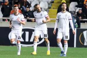 Άσχημη βραδιά και βαριά ήττα για ΑΠΟΕΛ (Φώτος)