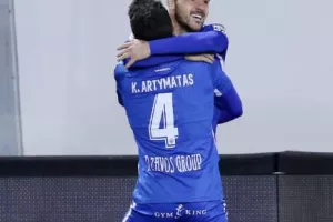 Τριάρα με ΤΖΙΜΗ και τώρα ΑΠΟΕΛ! (φώτος)