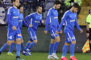 Τριάρα με ΤΖΙΜΗ και τώρα ΑΠΟΕΛ! (φώτος)