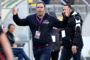 Μεγάλο ΔΙΠΛΟ με 10 παίκτες η Καρμιώτισσα (φώτος)